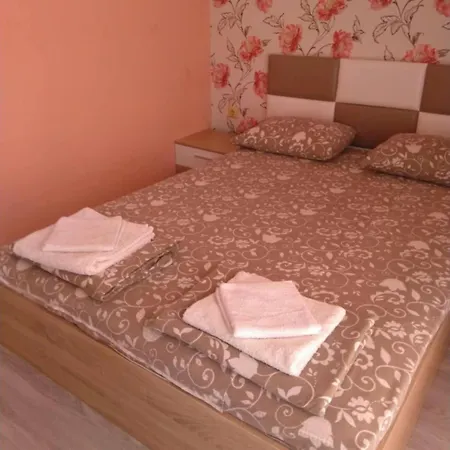 Stamopolu 5 *
